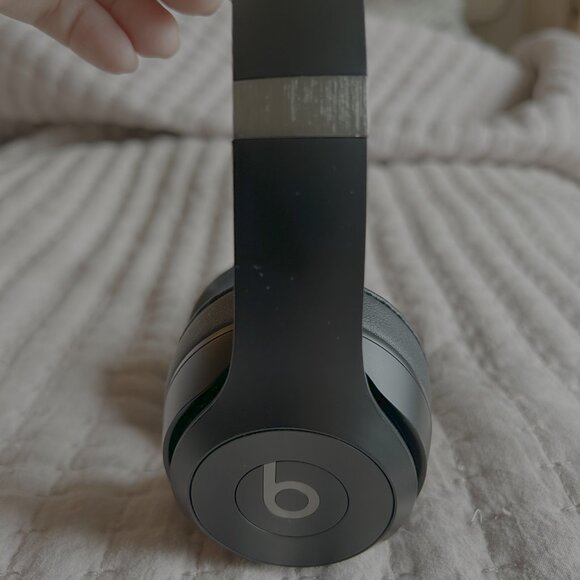 Beats Solo 4 - Picture 3 of 5